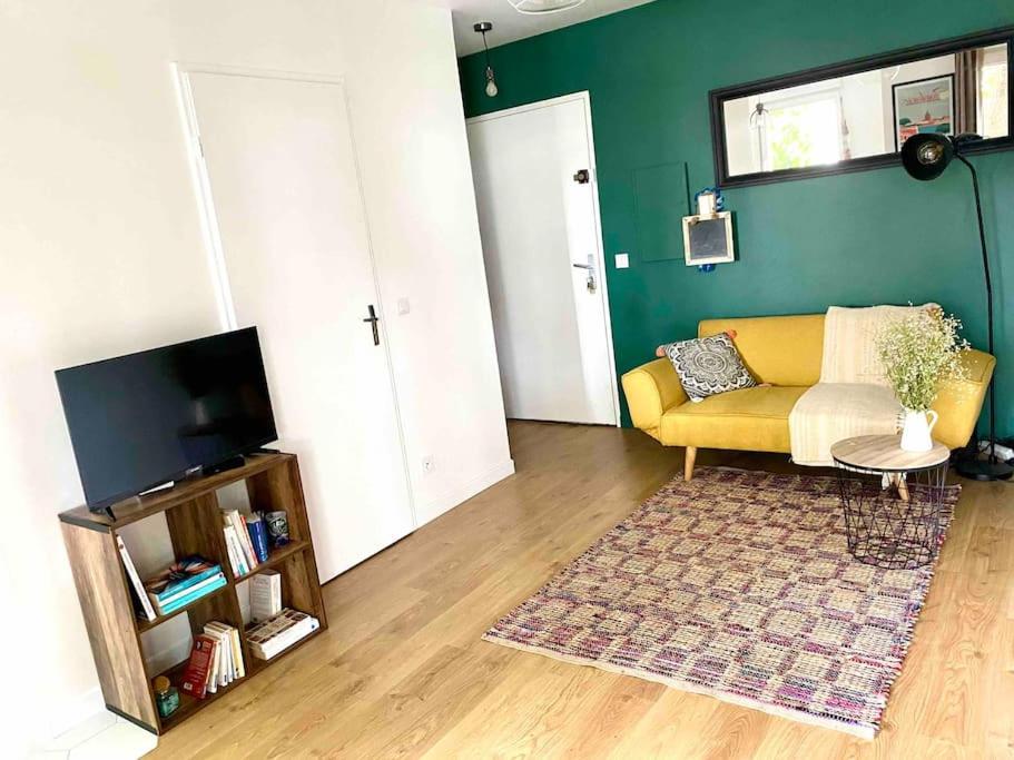 Posedenie v ubytovaní Mon cocoon toulousain cosy appartement idéalement situé