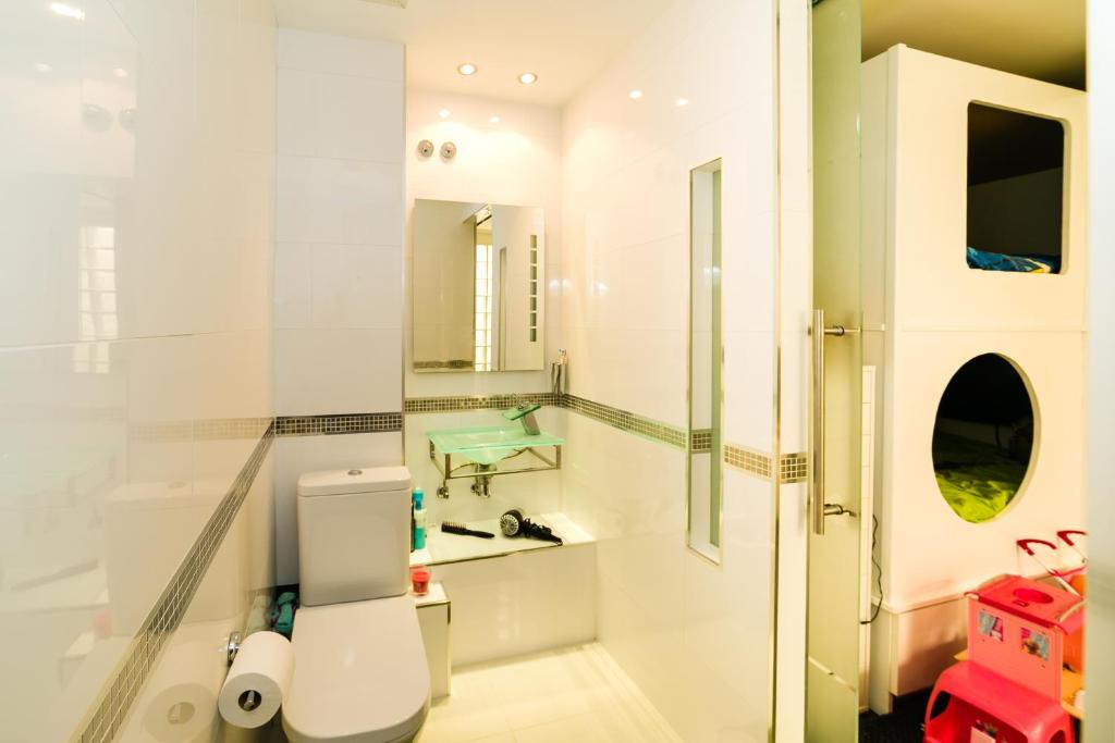 Kúpeľňa v ubytovaní weforyou 2 BEDROOMS PENTHOUSE AT MALAGA CENTER