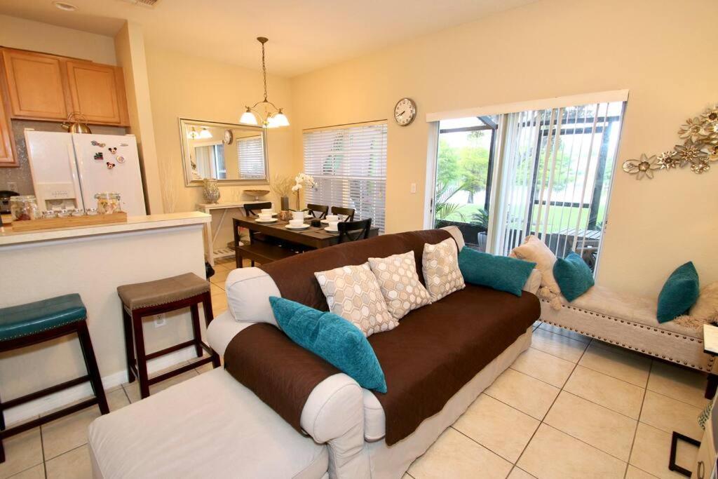 Beautiful House Shared with Lake View, Kissimmee (updated prices 2024)