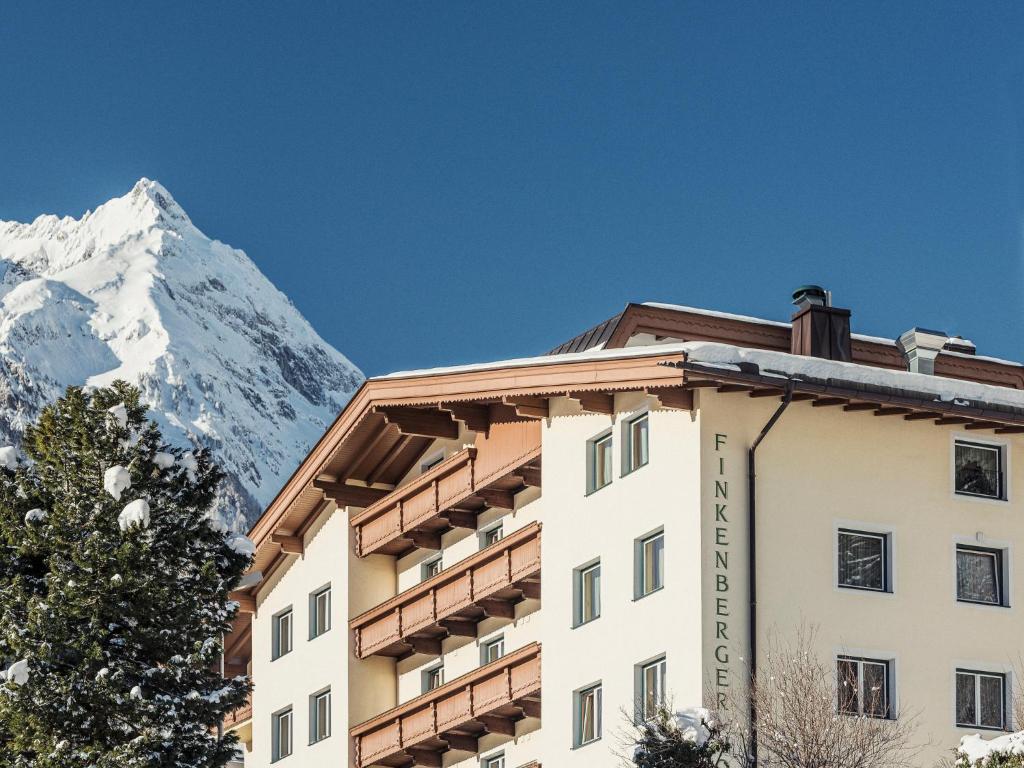 Nespecifikovaný výhled na hory nebo výhled na hory při pohledu z hotelu