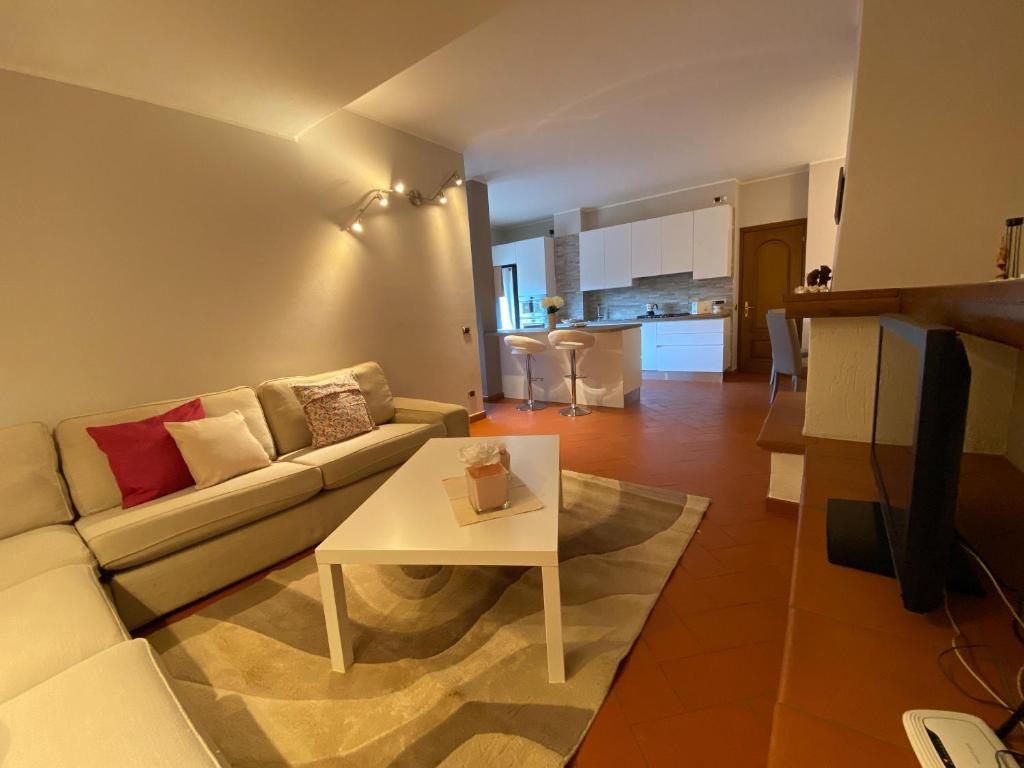 Kuchyňa alebo kuchynka v ubytovaní Garden Villa Valentina