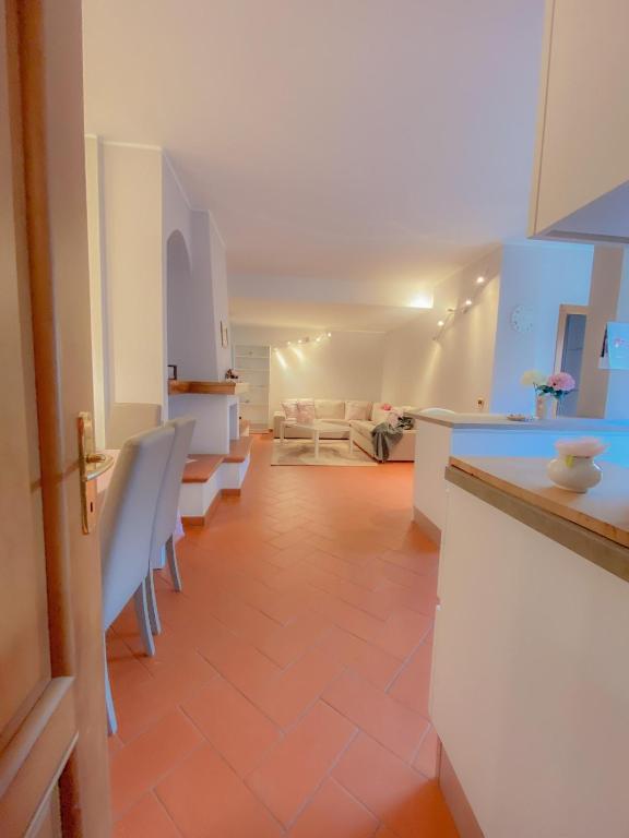 Kuchyňa alebo kuchynka v ubytovaní Garden Villa Valentina