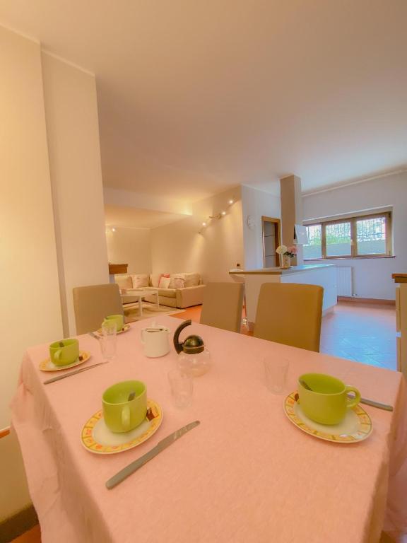 Príslušenstvo na prípravu kávy alebo čaju v ubytovaní Garden Villa Valentina