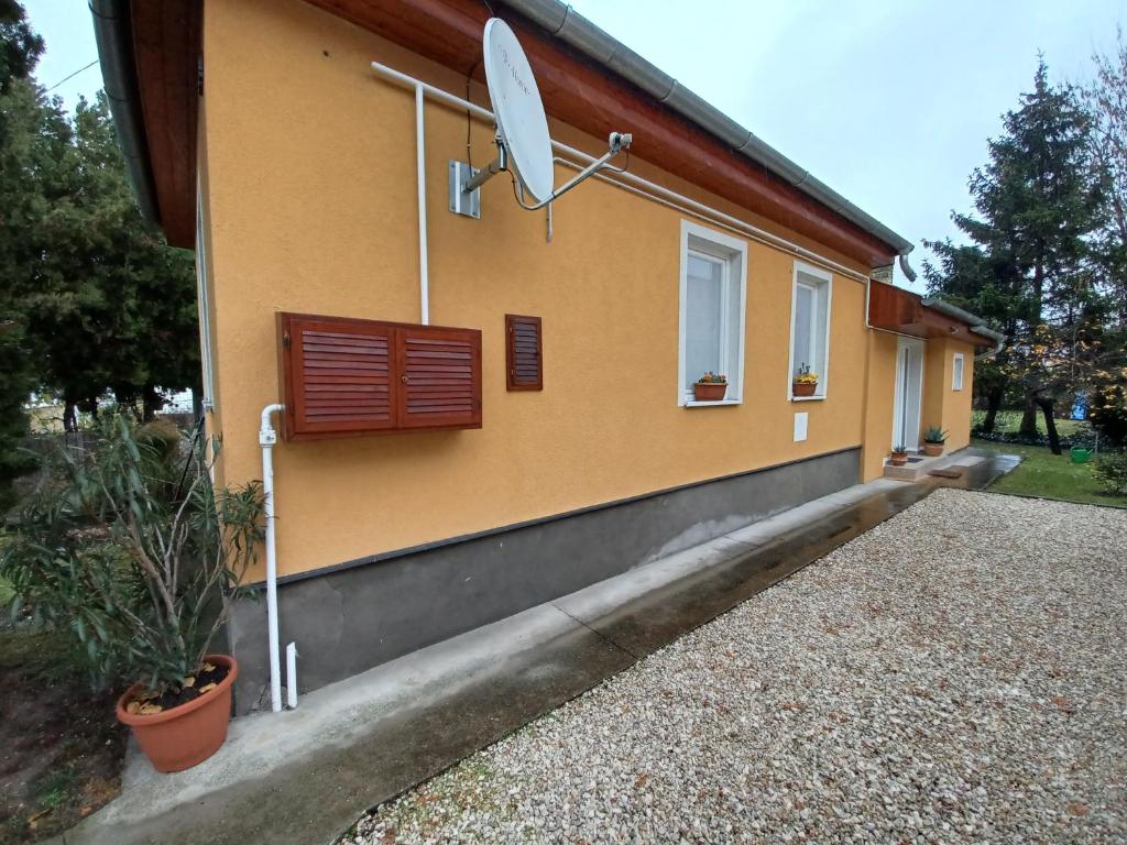Eötvös nyaraló 8600 Siófok, 34 Eötvös József utca kép - 1