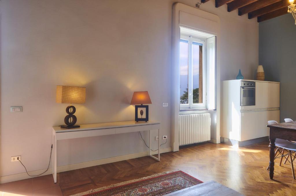 Fotografia z galérie ubytovania Design Loft in Villa Magnolia v destinácii Lierna