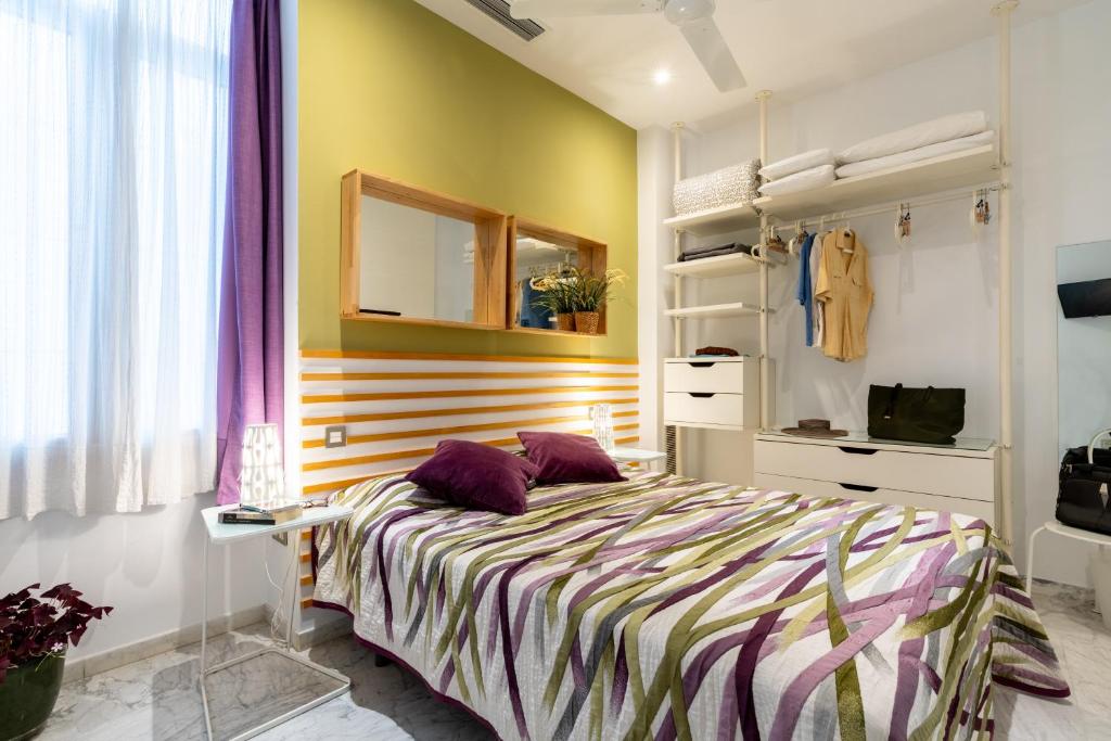 Sevilla Central Suites Apartamentos Puerta Jerez, Seville ...