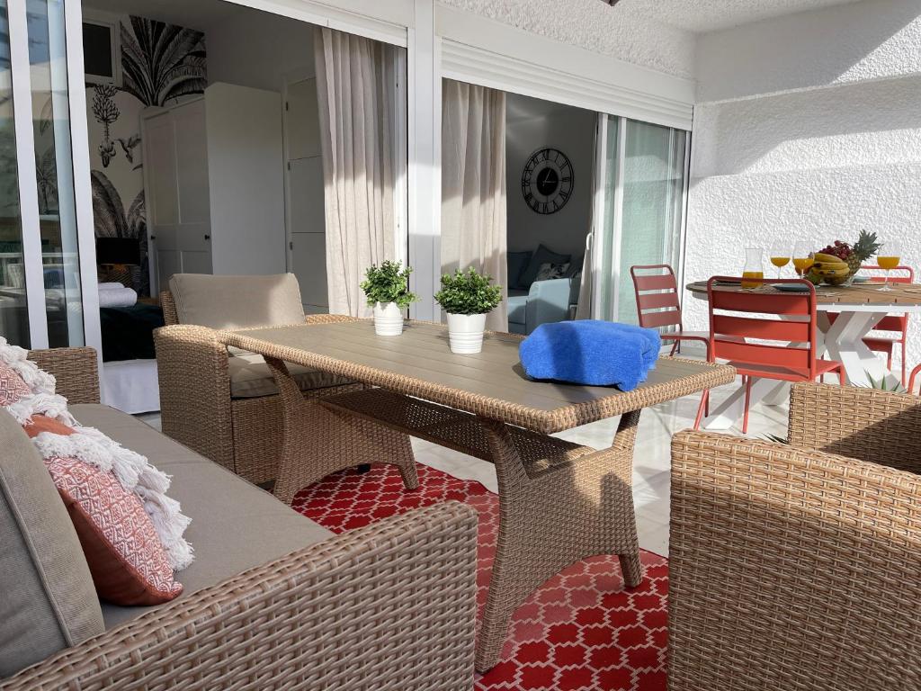 Posezení v ubytování SUNLIGHT BEACH Apartment 2 bedrooms