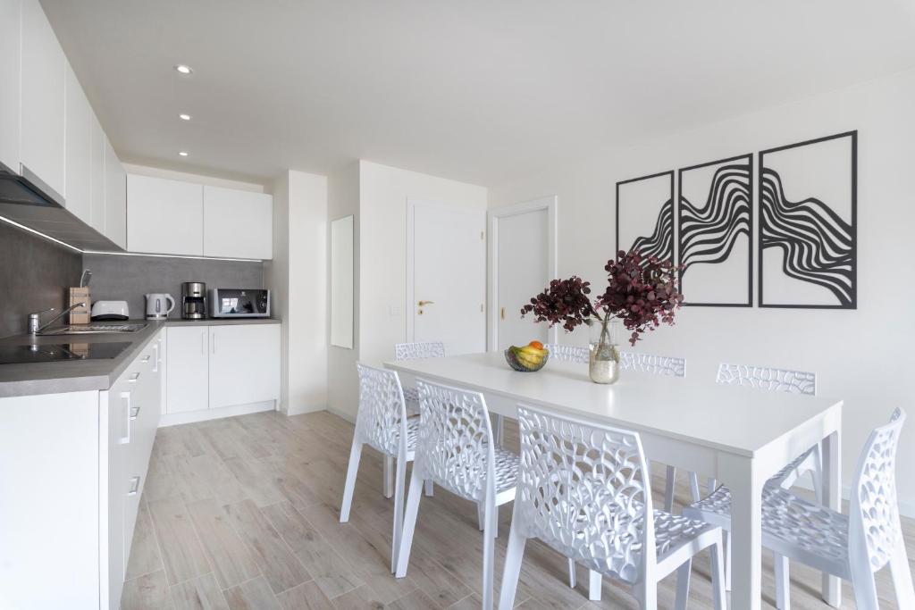 Kinsky Garden Apartments and Suites by Dwellfort - Resim 13