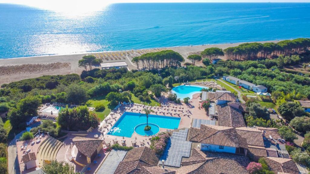 The swimming pool at or close to Perdepera Resort