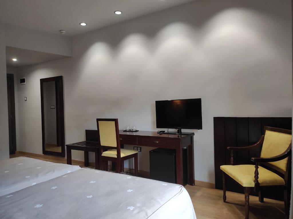 SNÖ Hotel Bielsa - Superior Double Or Twin Room With Balcony