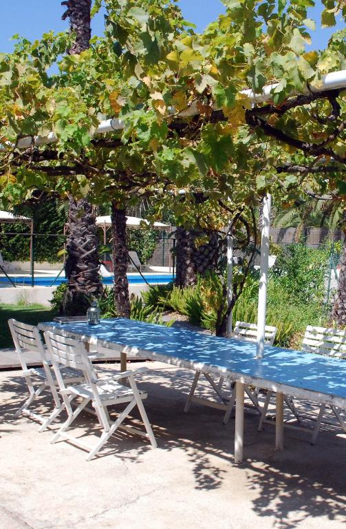 Zdjęcie z galerii obiektu Le Mas de la Palmeraie - Appartement dans propriété privée au calme avec piscine et tennis w mieście Bormes-les-Mimosas
