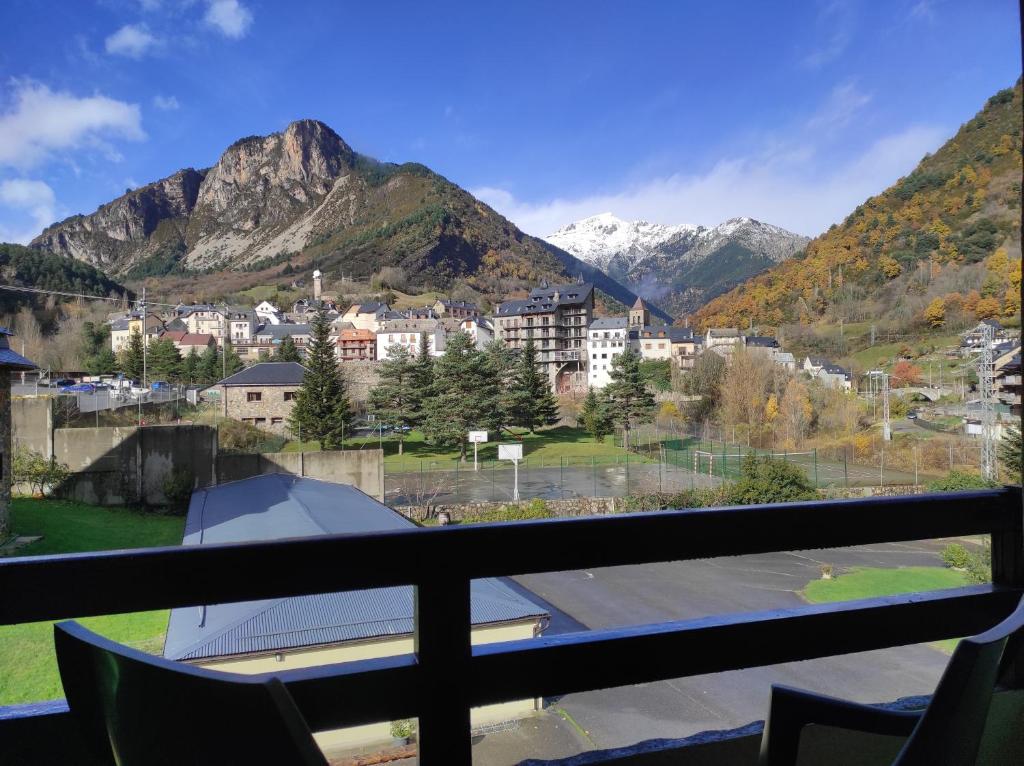 SNÖ Hotel Bielsa - Standard Triple Room With Balcony