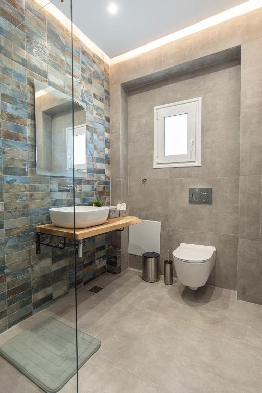 Kúpeľňa v ubytovaní 2bdroom Plaka Apartment