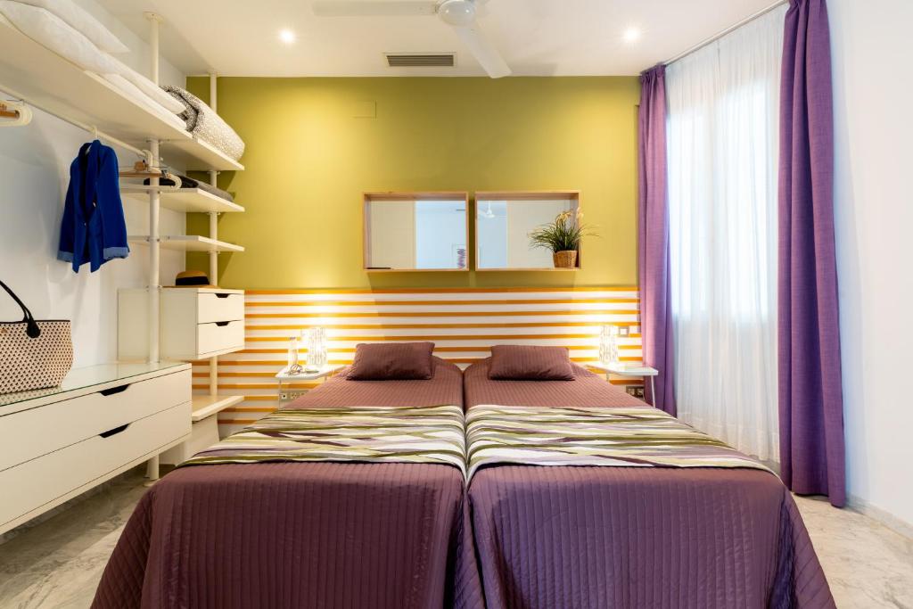 Sevilla Central Suites Apartamentos Puerta Jerez, Seville ...