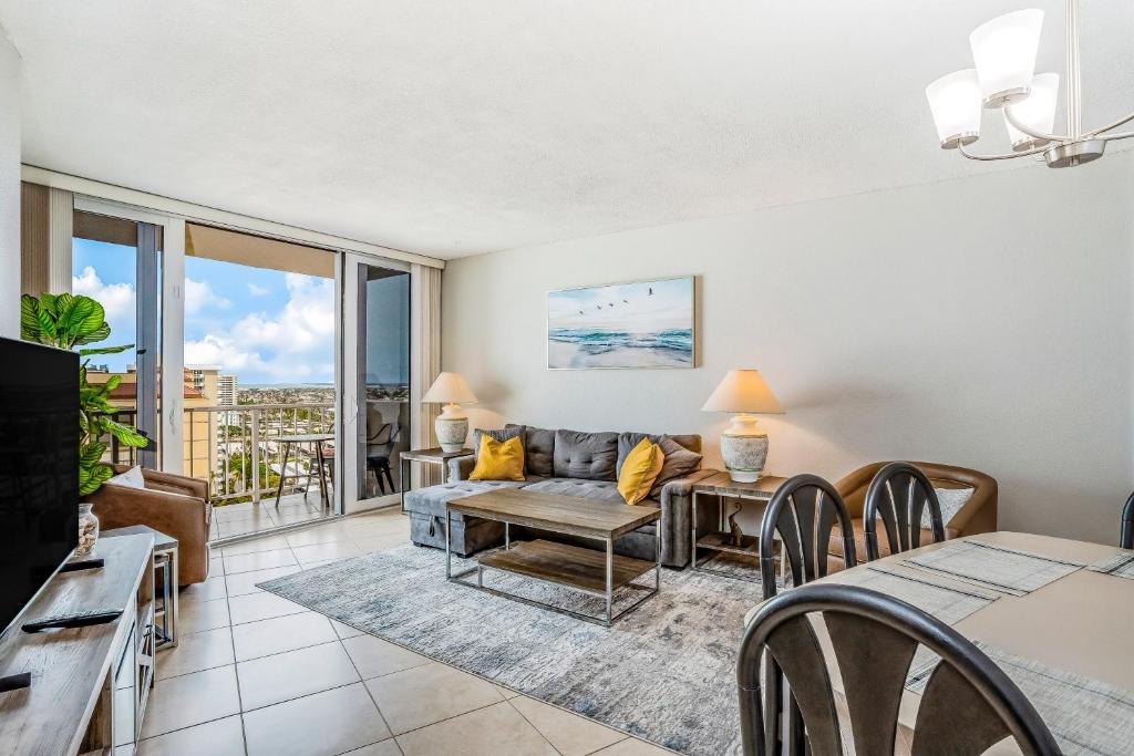 Hotel Beachfront Retreat, Marco Island, FL