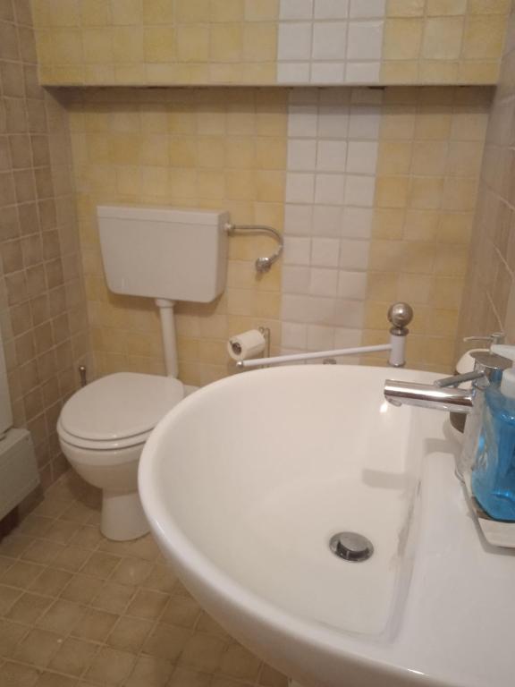 A bathroom at Villa Rosanna