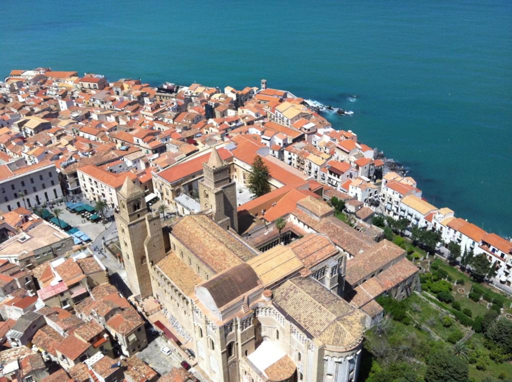 Gaia Holidays Apartments - 17