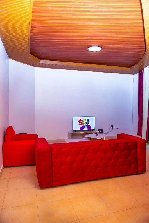 2-Bedroom: A hidden gem, comfort & space, an awesome base to explore Kigali just a few mins from Airport - Apartamento De Dos Dormitorios