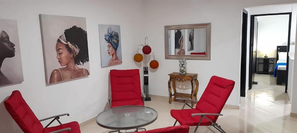 Posezení v ubytování La Marina -Apartamentos frente al mar