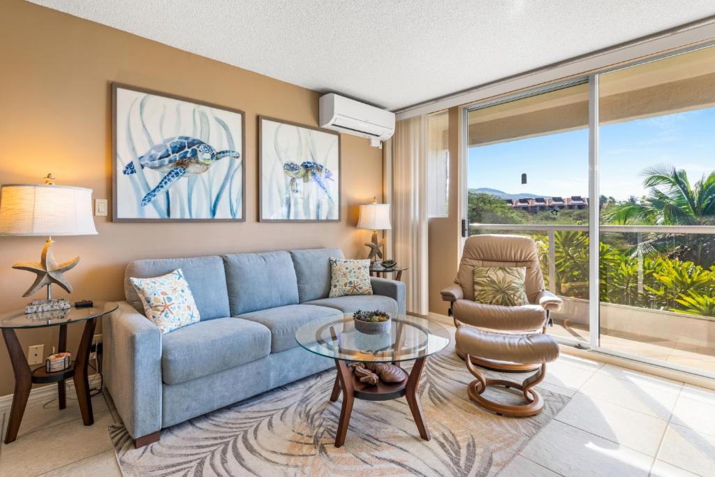 Posezení v ubytování Maui Banyan H311 1BD 2BA 3 min walk to the beach in the Heart of South Kihei!