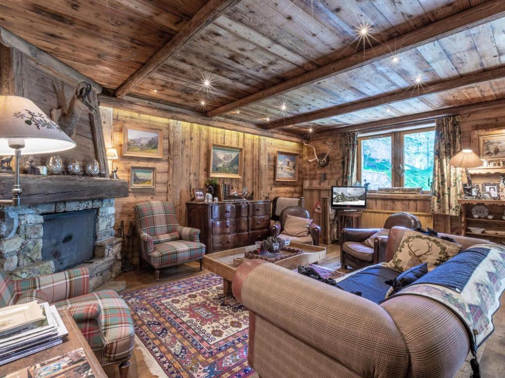 Élégant Appartement de Standing avec Terrasse et Accès Direct aux Pistes à Val-d'Isère