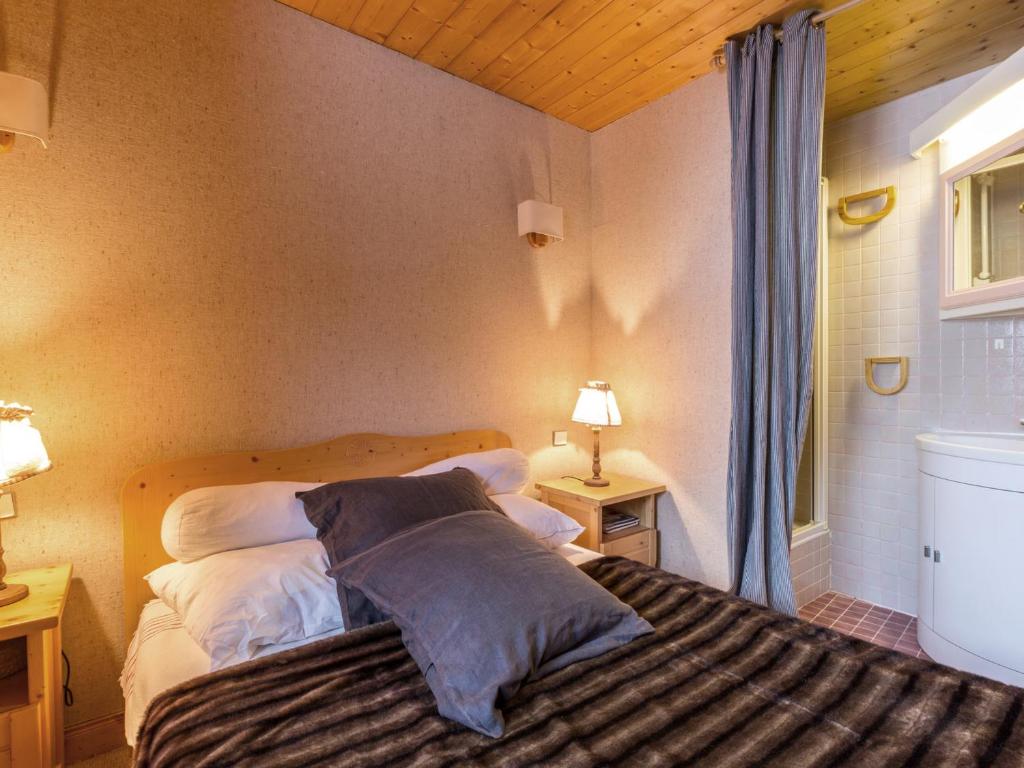 Chalet rustique chaleureux avec cheminée à Val-d'Isère – photo 11