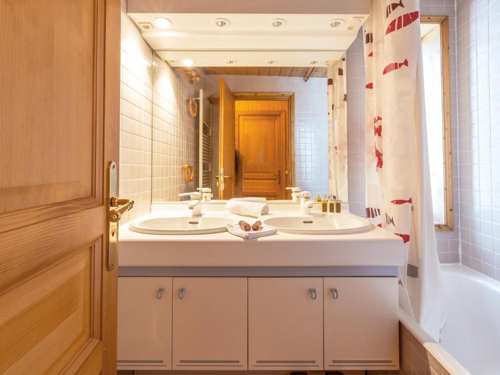 Chalet rustique chaleureux avec cheminée à Val-d'Isère – photo 7
