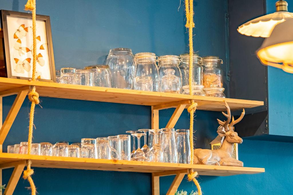 Meow Cat Cafe & Hotel - Resim 19