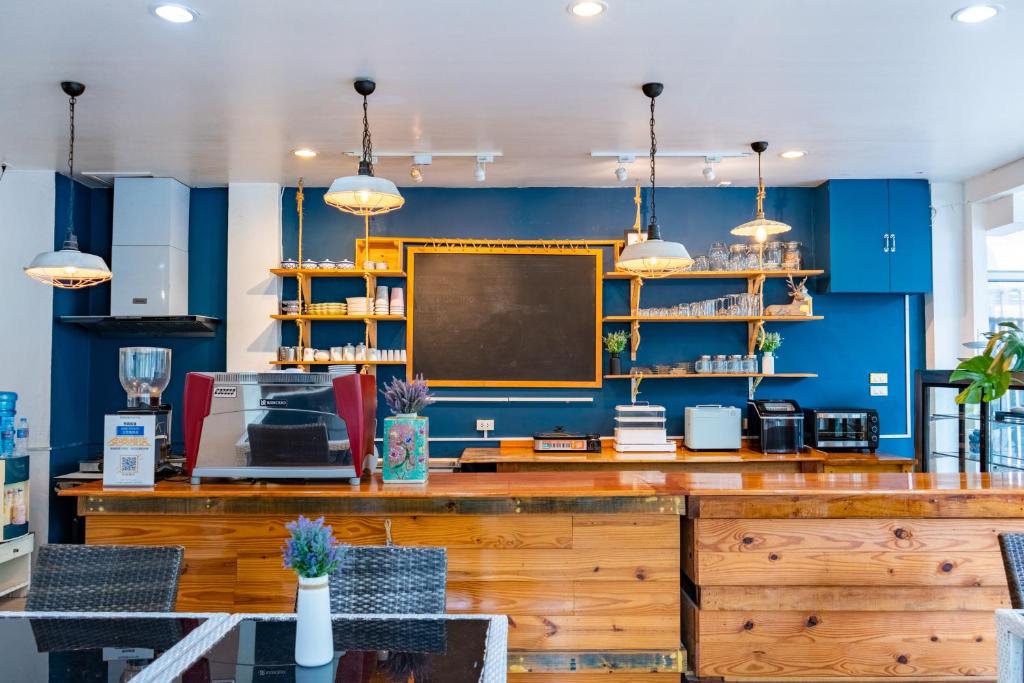 Meow Cat Cafe & Hotel - Resim 35