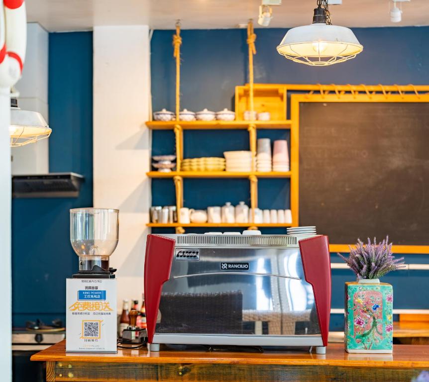 Meow Cat Cafe & Hotel - Resim 42