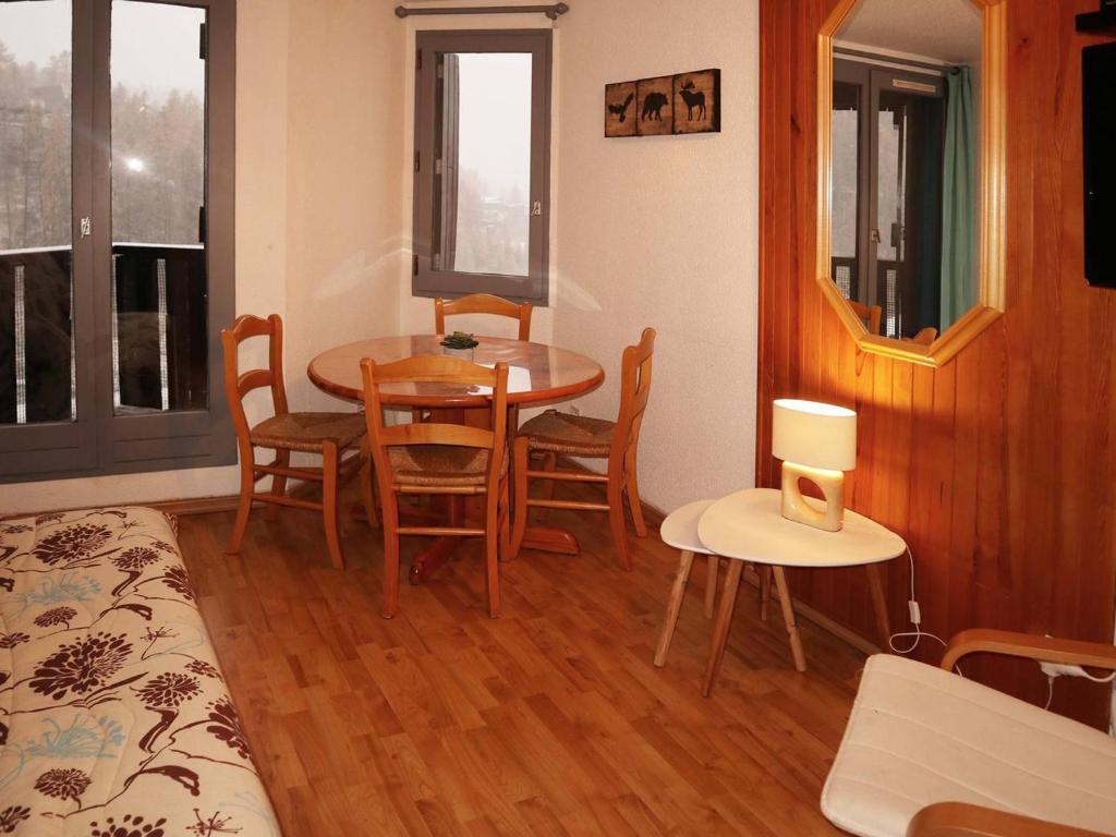 Photo de la galerie de l'établissement Studio skis aux pieds, balcon Sud, 4 pers, Les Orres 1800 - FR-1-322-509, aux Orres