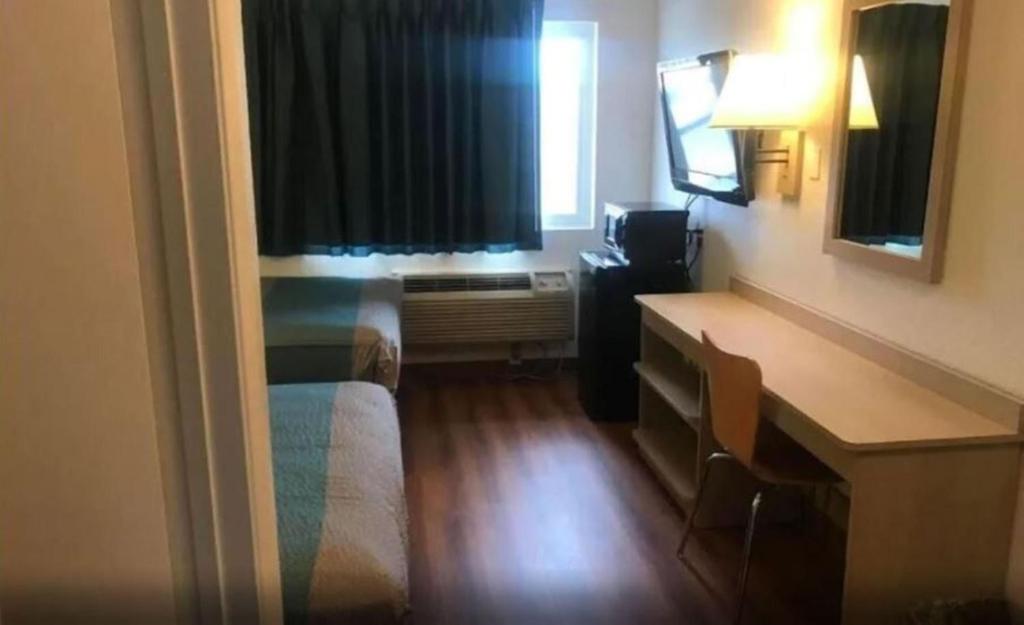 Postel nebo postele na pokoji v ubytování Motel 6-Spokane, WA - West