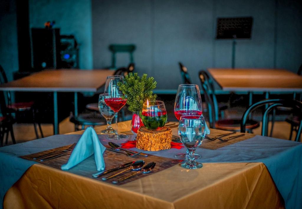 Nápoje v ubytování Neo Hotel Puri Indah