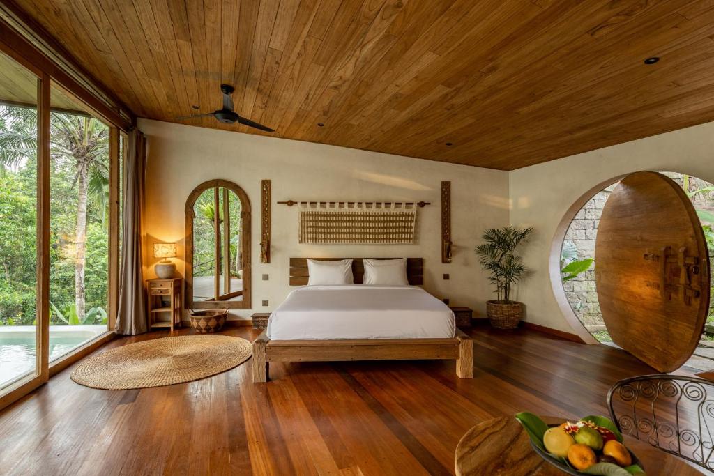 TOP 10 Mejores Hoteles de Lujo en Ubud, Bali 409545568