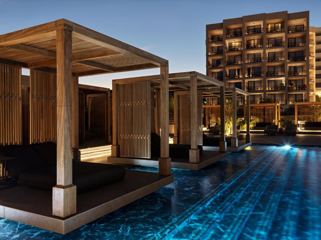 Bazén v ubytování Ammades All Suites Beach Hotel & Spa - Adults Only nebo v jeho okolí