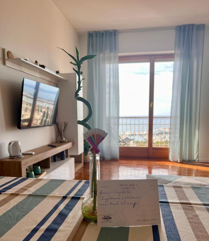 Telewizja i/lub zestaw kina domowego w obiekcie Special Home VISTA MARE e Parcheggio privato