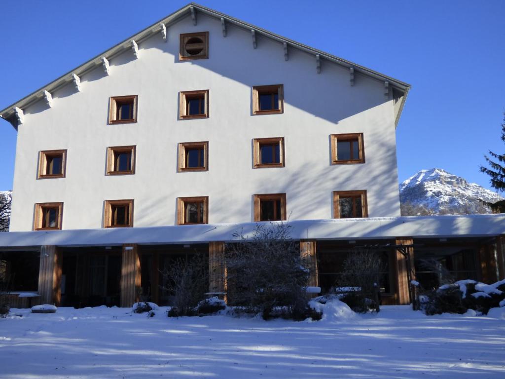 Logis Hôtels La Crémaillère v zimě