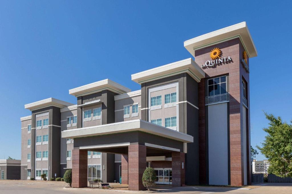 La Quinta Inn & Suites by Wyndham Durant, Durant (updated prices 2024)
