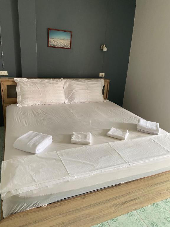 Postel nebo postele na pokoji v ubytování 2 Vikings Guesthouse