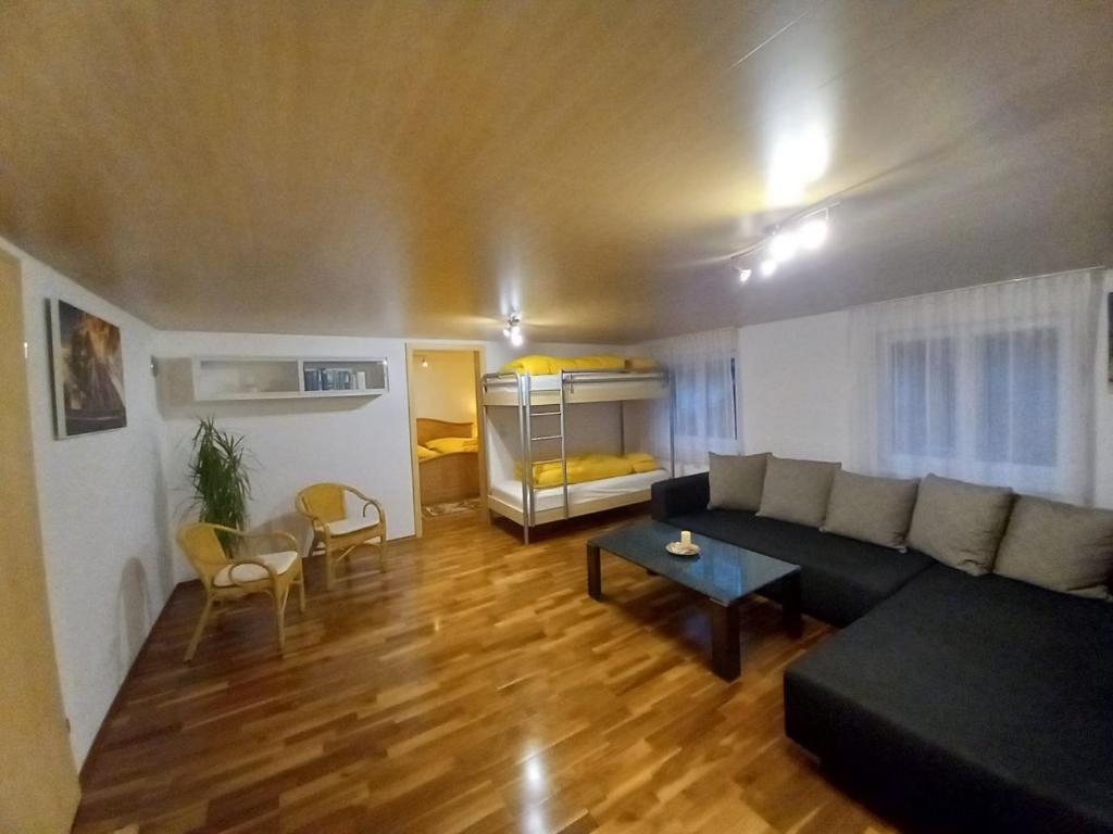 Posezení v ubytování Ferienwohnung an der Alfenz