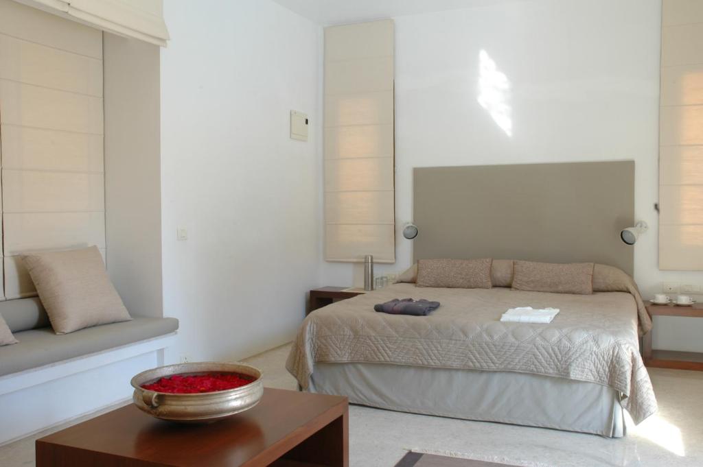 Shreyas Retreat - Double Room With Pool View