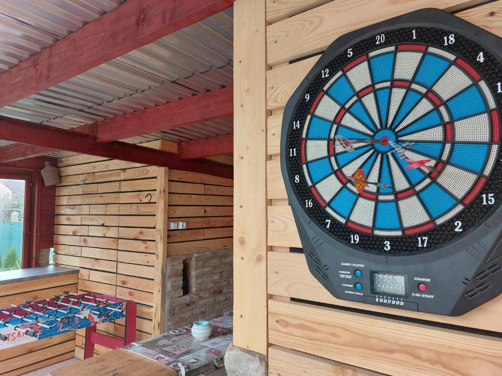 Biliardový stôl v ubytovaní Koller Apartmanház