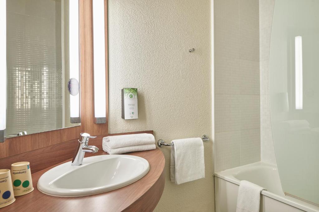 Campanile Lyon Centre - Berges du Rhône - Resim 31