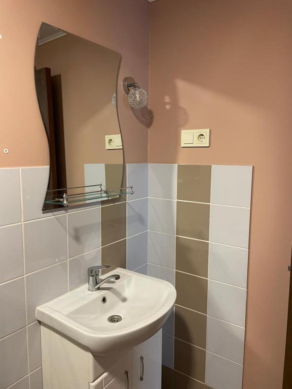 KurBrauksim Goldingen Apartments - Appartement Met Terras