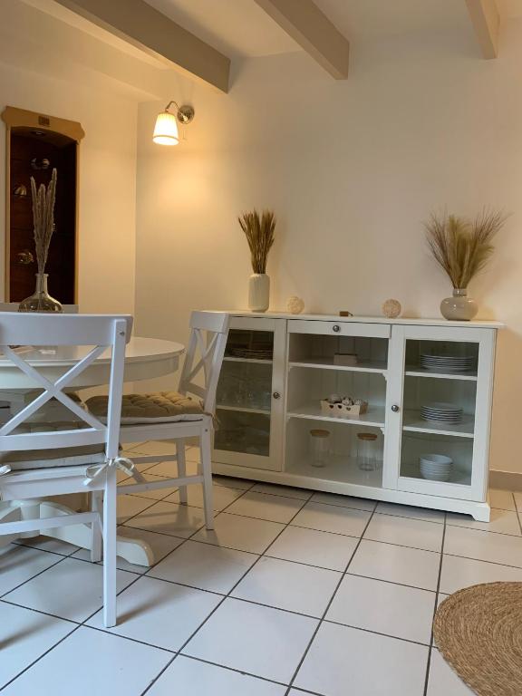 Aux Vieilles Murailles • Charmante maison & cour - One-Bedroom House