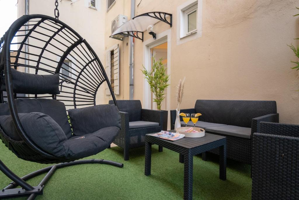 Posedenie v ubytovaní Apartments Palace Kolovare