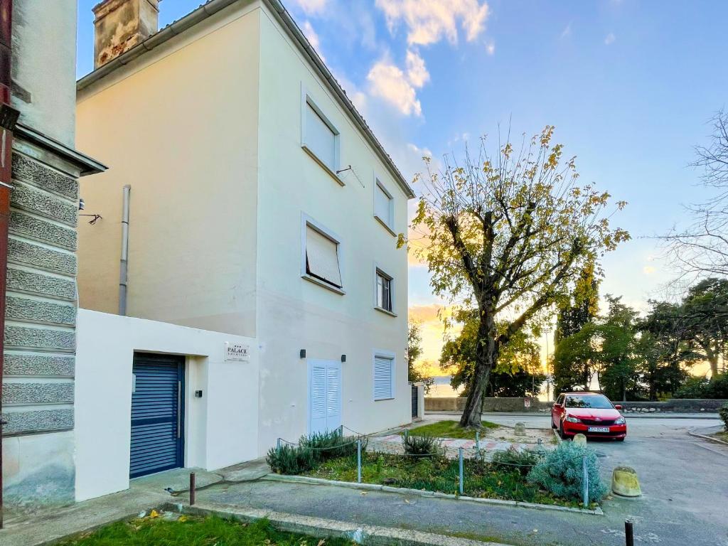 Budova, v ktorej sa apartmán nachádza