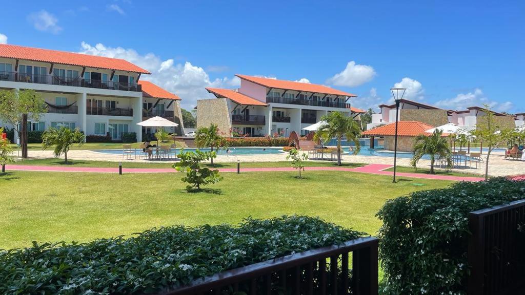 - Vistas a un complejo con piscina en Flat Condomínio Beira-Mar, en Tamandaré