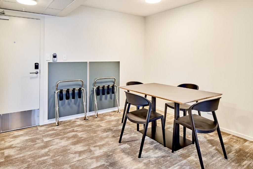 Sojourn Apartment Hotel - Ghuznee - Resim 18