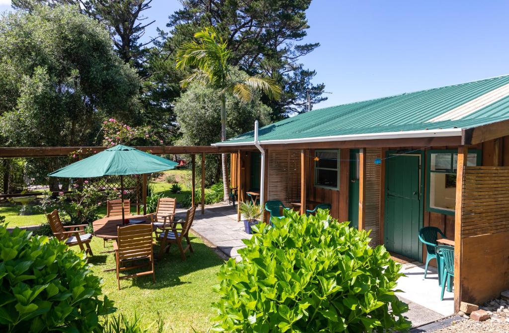 Zahrada ubytování Aotea Lodge Great Barrier